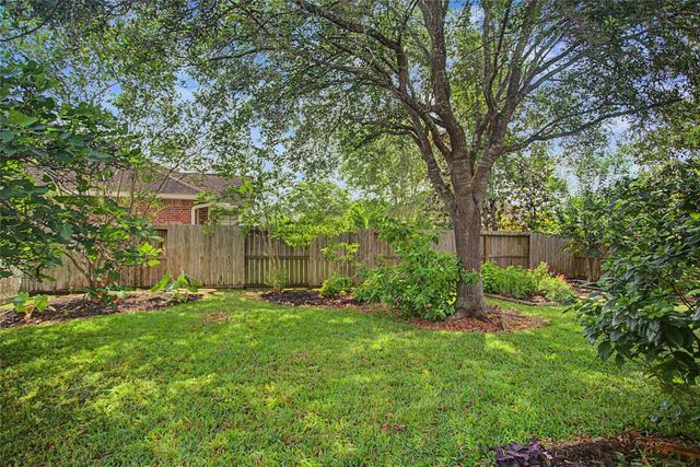 2409 S Venice Drive, Pearland, TX 77581