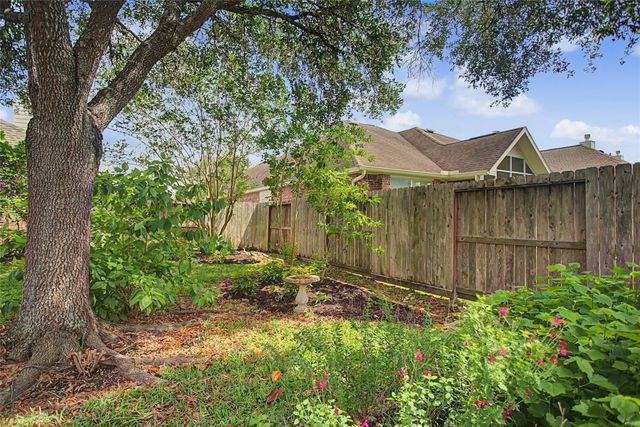 2409 S Venice Drive, Pearland, TX 77581