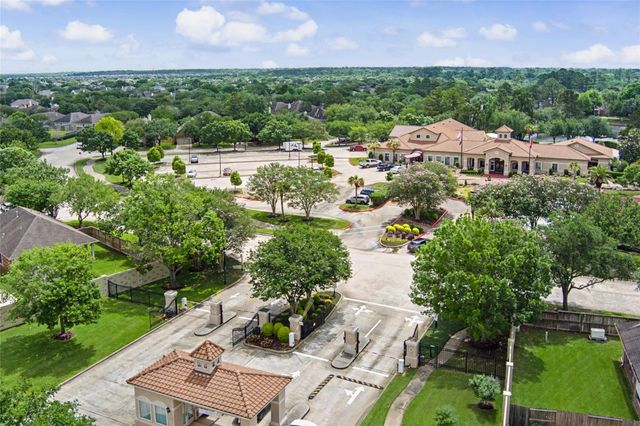 2409 S Venice Drive, Pearland, TX 77581