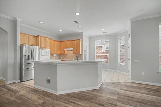 2409 S Venice Drive, Pearland, TX 77581