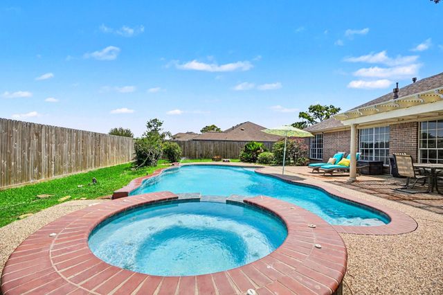 9606 Dry Springs Drive, La Porte, TX 77571