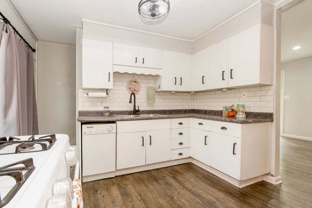 135 Oak Drive, Dekalb, IL 60115