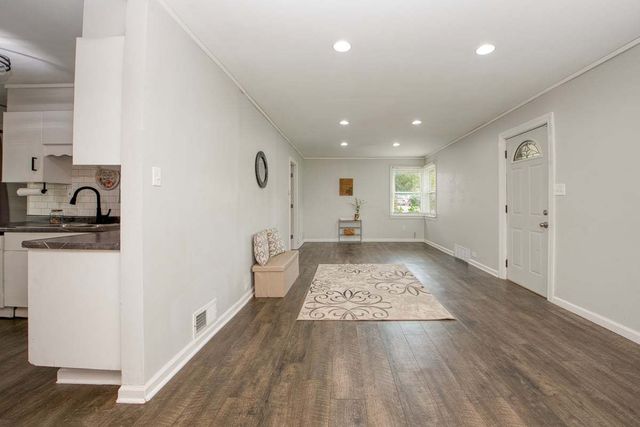 135 Oak Drive, Dekalb, IL 60115