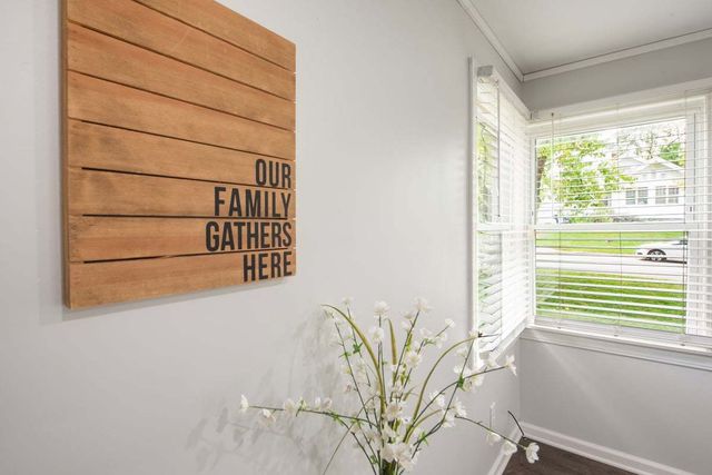 135 Oak Drive, Dekalb, IL 60115