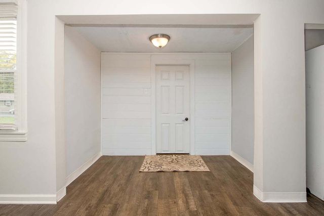 135 Oak Drive, Dekalb, IL 60115