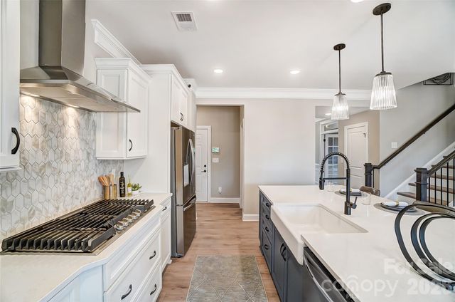 124 S Dunlavin Way, Mooresville, NC 28115