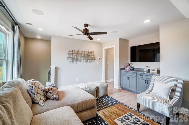 124 S Dunlavin Way, Mooresville, NC 28115