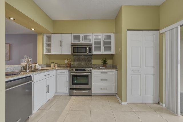16635 Hemingway Drive, Weston, FL 33326