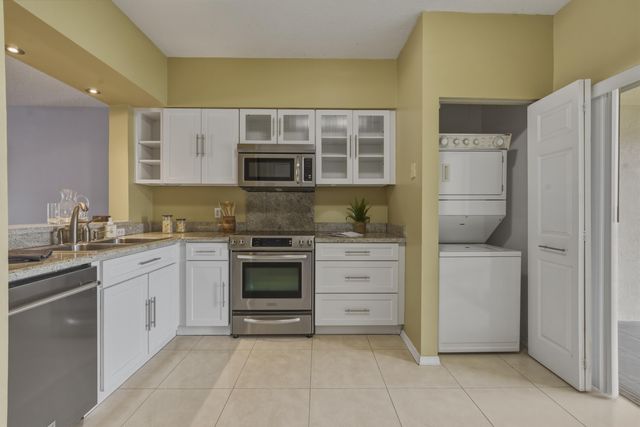 16635 Hemingway Drive, Weston, FL 33326