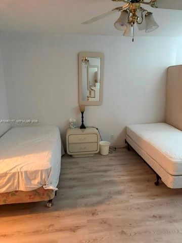 619 NE 14th Avenue 403, Hallandale Beach, FL 33009