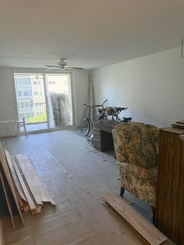 619 NE 14th Avenue 403, Hallandale Beach, FL 33009