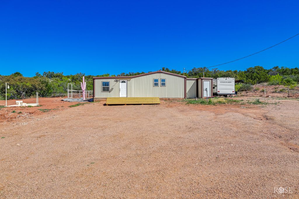 Image 2 of property listing at 10261 N Us Hwy 277, San Angelo, TX 76905