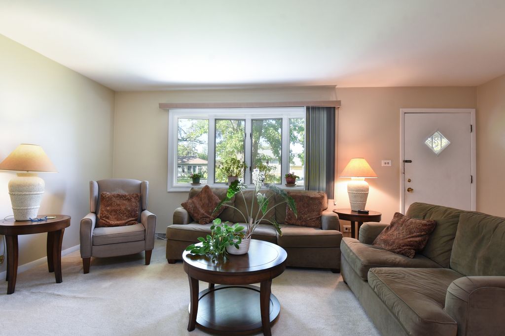 725 N Bierman Avenue, Villa Park, IL 60181 — photo 3