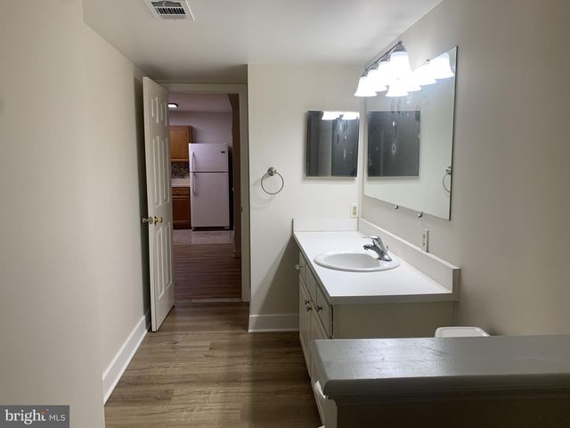 3902 EASTVIEW LN, Wilmington, DE 19802
