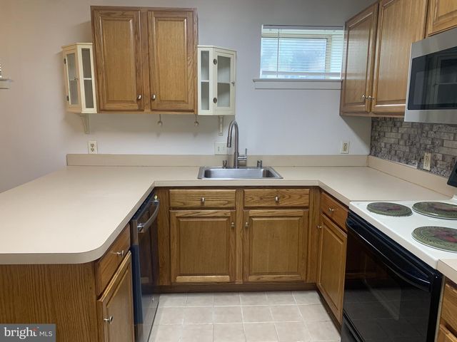 3902 EASTVIEW LN, Wilmington, DE 19802