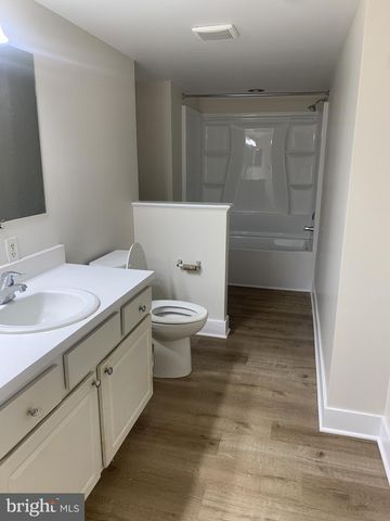 3902 EASTVIEW LN, Wilmington, DE 19802