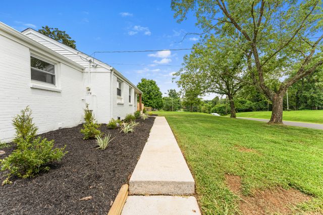 728 Evergreen Trl, Madison, TN 37115