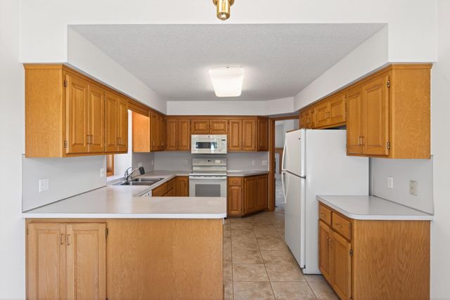 4134 Thornhill Lane, Vadnais Heights, MN 55127