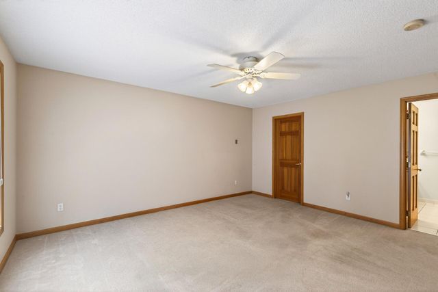 4134 Thornhill Lane, Vadnais Heights, MN 55127