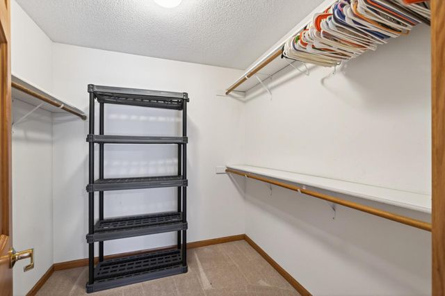 4134 Thornhill Lane, Vadnais Heights, MN 55127