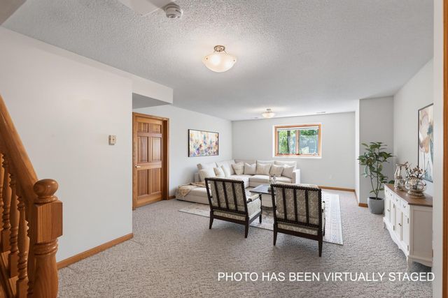 4134 Thornhill Lane, Vadnais Heights, MN 55127