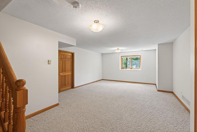 4134 Thornhill Lane, Vadnais Heights, MN 55127
