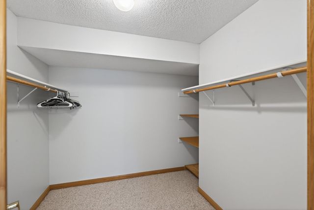 4134 Thornhill Lane, Vadnais Heights, MN 55127