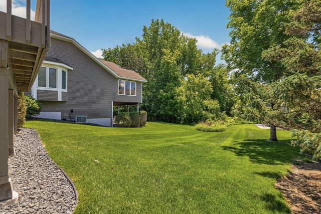 4134 Thornhill Lane, Vadnais Heights, MN 55127