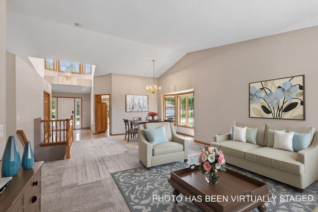 4134 Thornhill Lane, Vadnais Heights, MN 55127