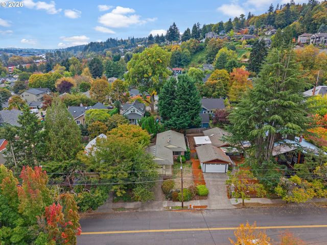 322 S NEBRASKA St, Portland, OR 97239