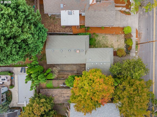 322 S NEBRASKA St, Portland, OR 97239
