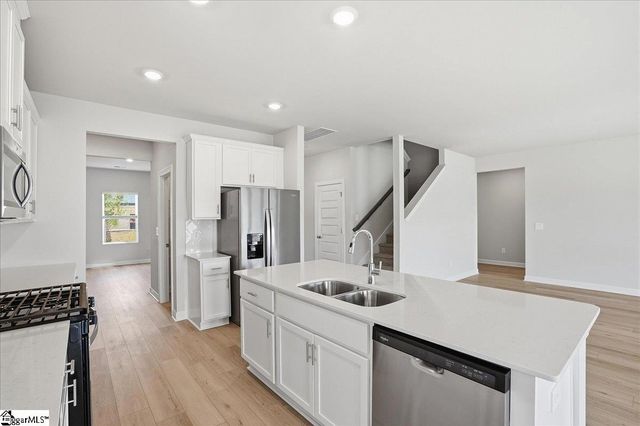 106 Gibbon Way, Gray Court, SC 29645