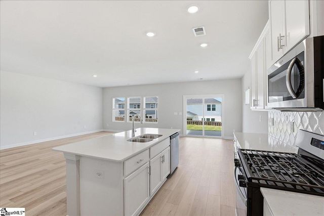 106 Gibbon Way, Gray Court, SC 29645