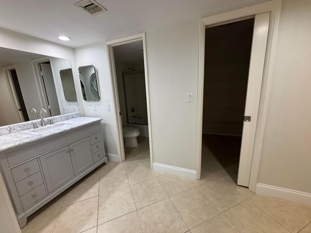 555 Oaks Lane 309, Pompano Beach, FL 33069
