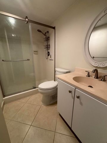 555 Oaks Lane 309, Pompano Beach, FL 33069
