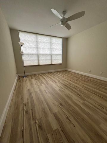 555 Oaks Lane 309, Pompano Beach, FL 33069