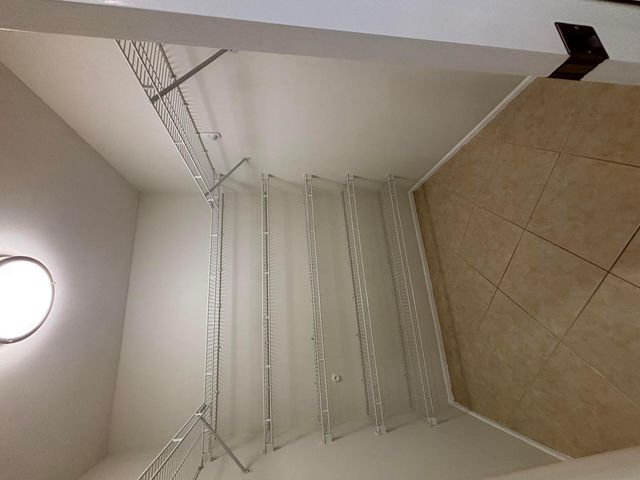 555 Oaks Lane 309, Pompano Beach, FL 33069