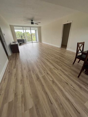 555 Oaks Lane 309, Pompano Beach, FL 33069