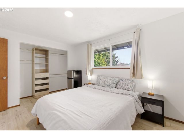3836 Se 91ST Ave, Portland, OR 97266