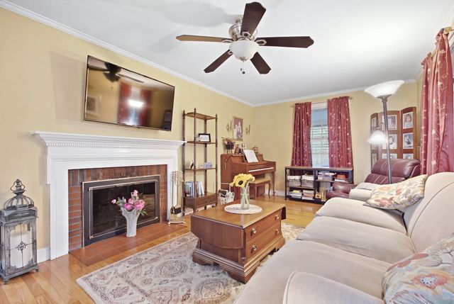 24 Vokes Terrace, Lynnfield, MA 01940