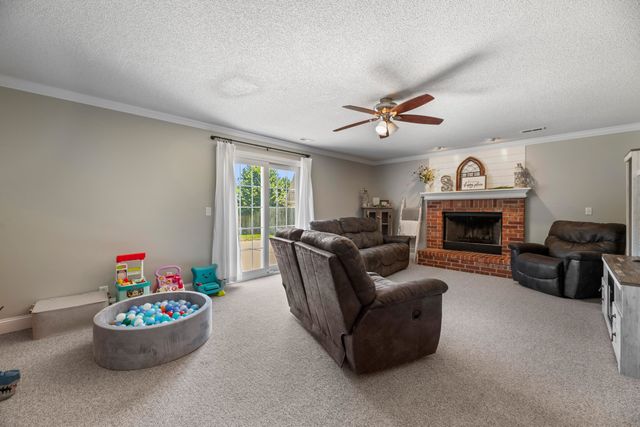 2524 N Button Bush Circle, Derby, KS 67037