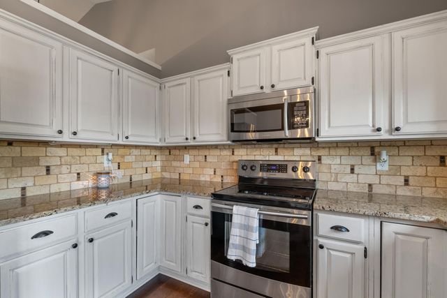 2524 N Button Bush Circle, Derby, KS 67037