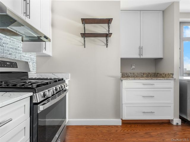 40-22 College Point Boulevard 10R, Flushing, NY 11354