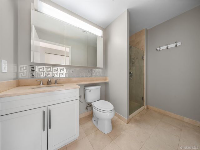 40-22 College Point Boulevard 10R, Flushing, NY 11354