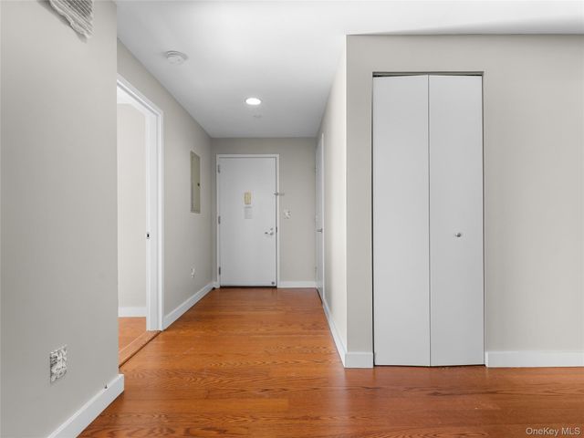 40-22 College Point Boulevard 10R, Flushing, NY 11354
