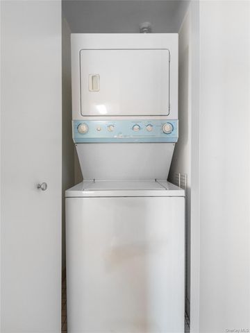 40-22 College Point Boulevard 10R, Flushing, NY 11354