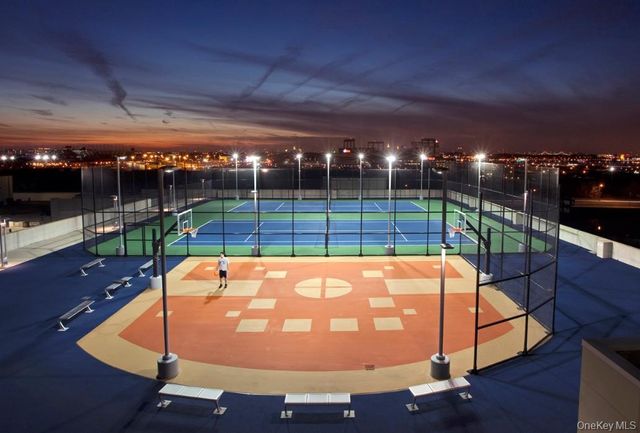 40-22 College Point Boulevard 10R, Flushing, NY 11354