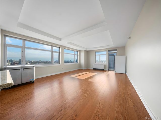 40-22 College Point Boulevard 10R, Flushing, NY 11354