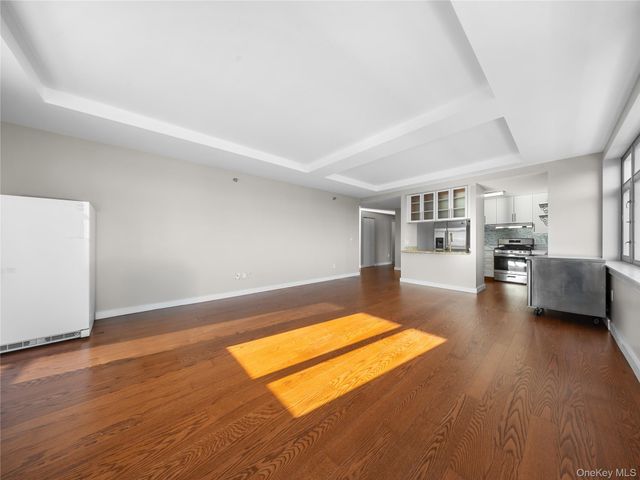 40-22 College Point Boulevard 10R, Flushing, NY 11354