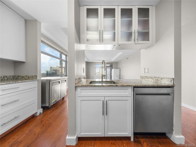 40-22 College Point Boulevard 10R, Flushing, NY 11354